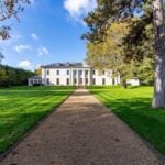 An inside look at all the houses owned by Dwayne Johnson-Sheet14