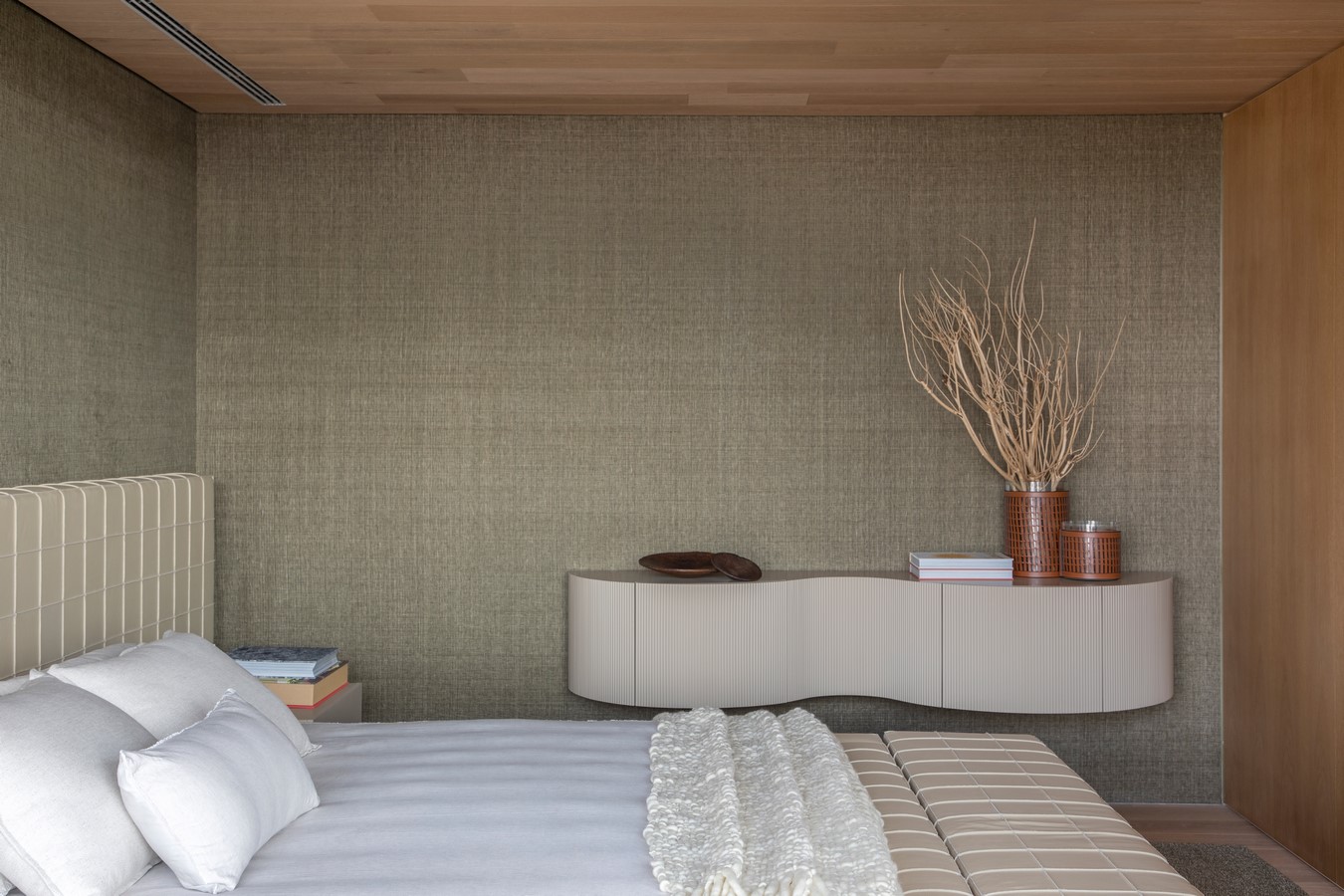 Heritage apartment by Guilherme Torres - RTF | Rethinking The Future
