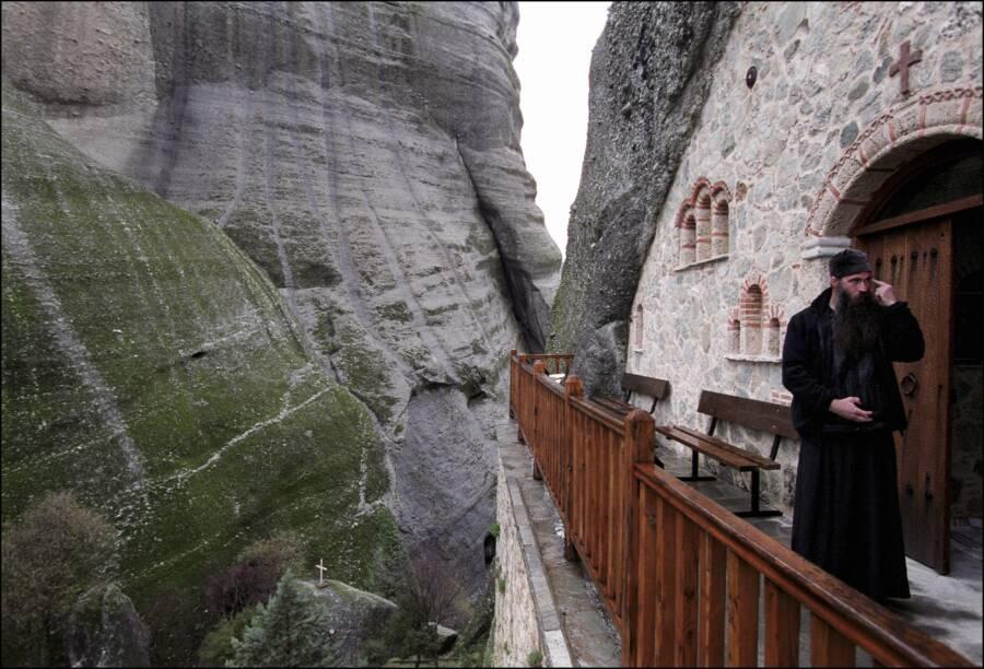 Travel the worldThe Meteora Monasteries-Sheet5