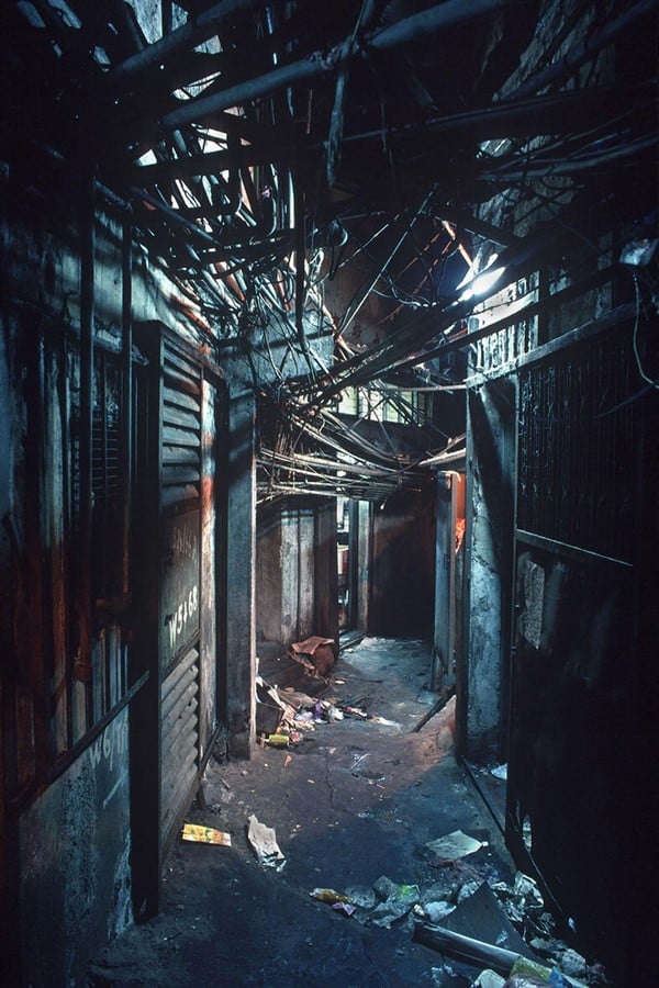 Kowloon wall city: Dystopian Architecture-Sheet7