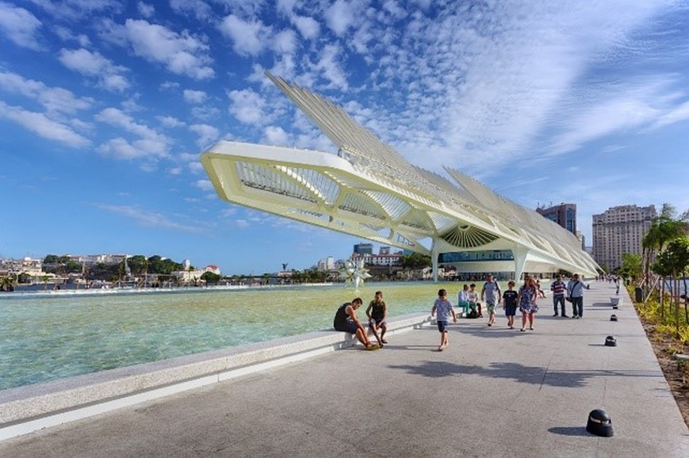 5 Examples of Experiential Architecture-Sheet1