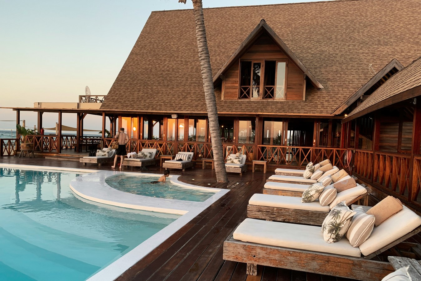 Optimizing Hotel Design for Customer Satisfaction and Repeat Business-Sheet2