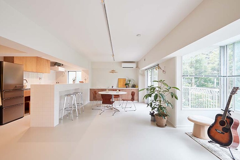 Hayama Apartment by Roovice