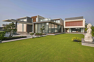 Verdant Villa by 42MM Architecture