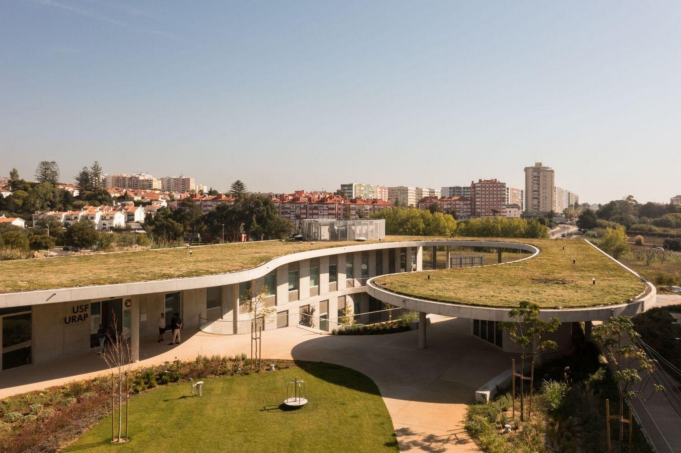 Uncovering the Brilliance of Healthcare Architecture Carcavelos Health Complex-Sheet3
