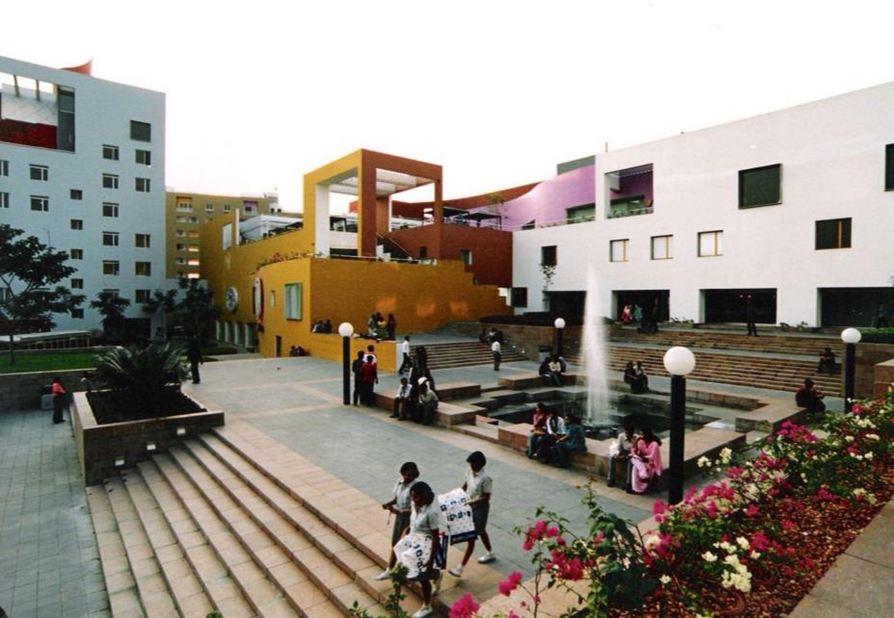 Shopping Malls Get a Sustainable Makeover Where Shopping Meets Eco-Conscious Design-Sheet5