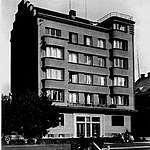 Travel the World Modernist Kaunas Architecture of Optimis10