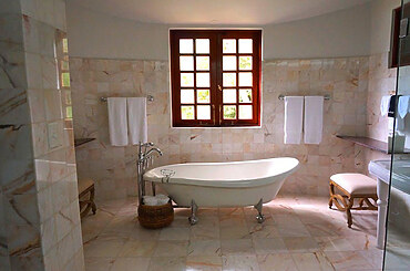 6 Exquisite Bathroom Design Ideas to Revive the Space