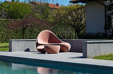 Ripple outdoor sofa and table by Zaha Hadid Architects