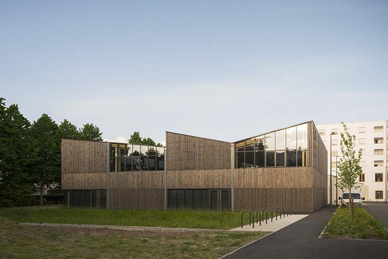 Lozaits-Seguin ESAT in Villejuif by DREAM