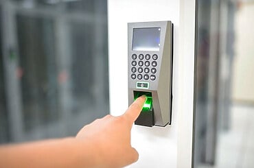 Six Essential Features for Security in Smart Buildings