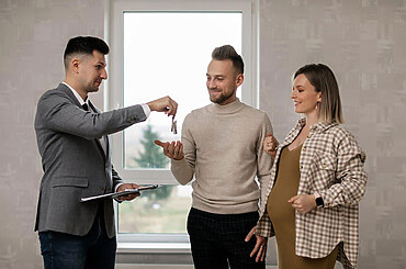 The Benefits of Hiring a Real Estate Agent in Today’s Market