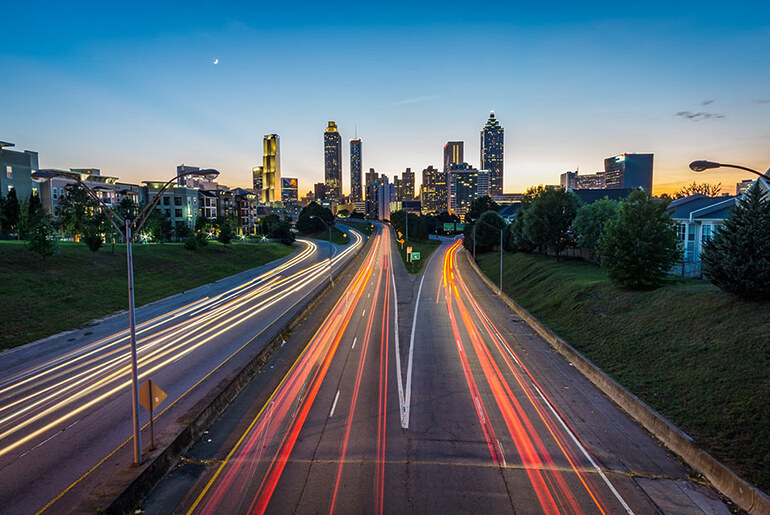 After the Clocks ‘Fall Back,’ This Is the Most Dangerous Time to Drive in Atlanta