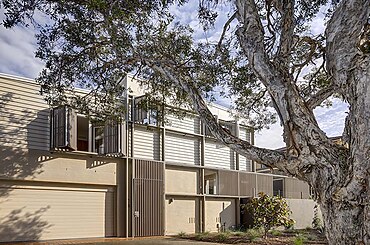 Bronte Re-Frame House by Still Space Architecture