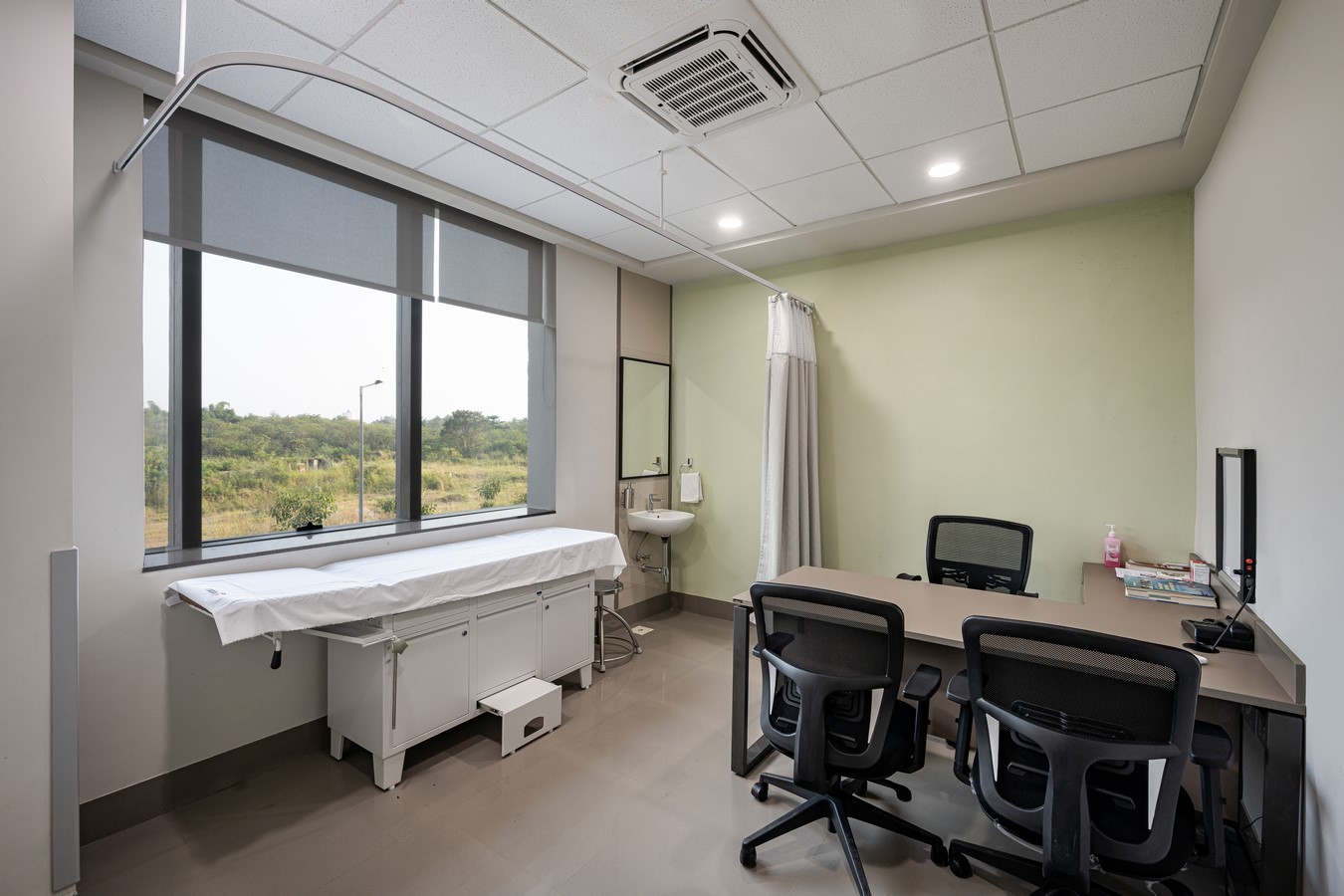 Nirali Multispeciality Hospital by Crest Architects-Sheet10