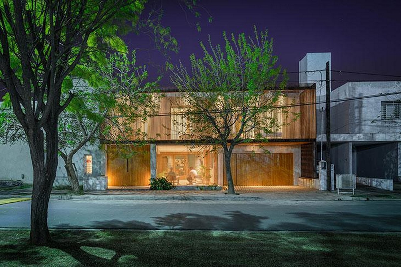 Christian Schlatter uses weathering steel to enclose the house in Córdoba with screens-Sheet6