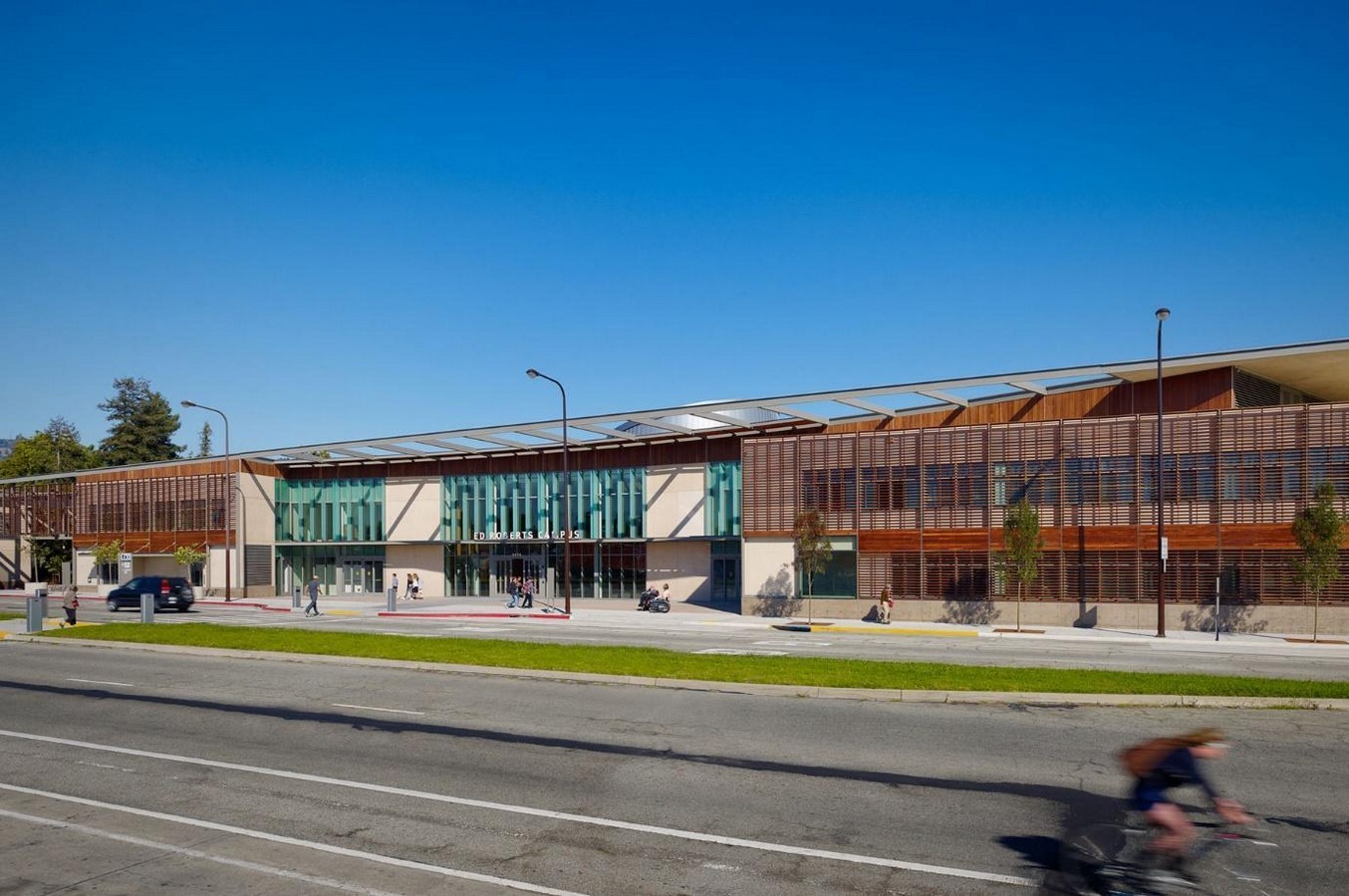 Sustainability and Universal Design Accessibility of Green Building4