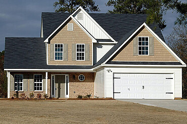 Cash Offer vs. Traditional Sale: How Your Choice Impacts Your Credit Score Today