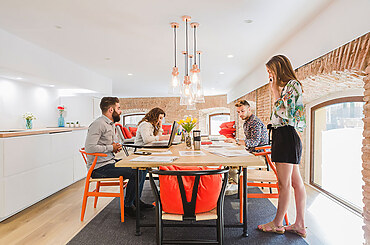 Interactive Dining: Furniture Styles that Encourage Socializing and Sharing Food Experiences
