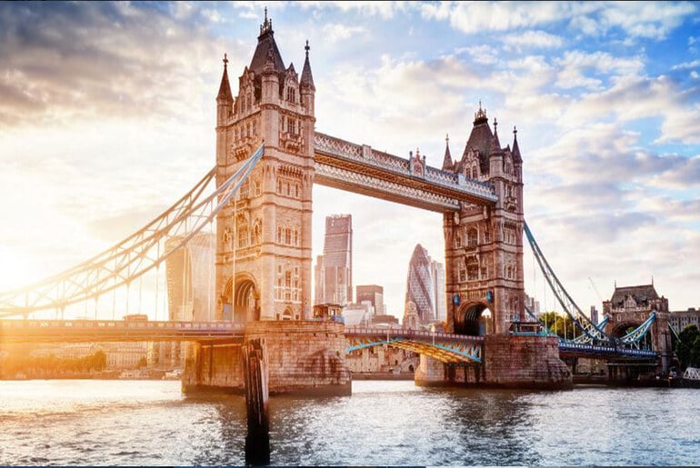How to Save Money While Living in London?