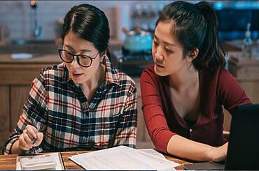 How to Prepare Financially for Parenthood?