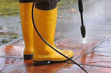 The Role of Pressure Cleaning in Hurricane Preparedness for Miami Homes and Businesses