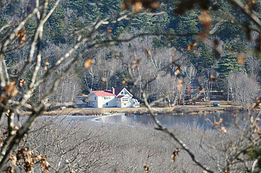 Five Best Places to Buy a Waterfront Home in the Western U.S.