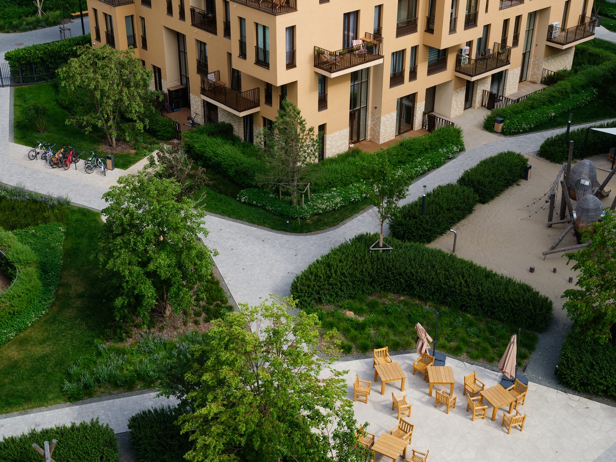 10862-A diverse urban quarter with innovative planning and a pedestrian promenade in Siberia by Brusnika-Sheet1