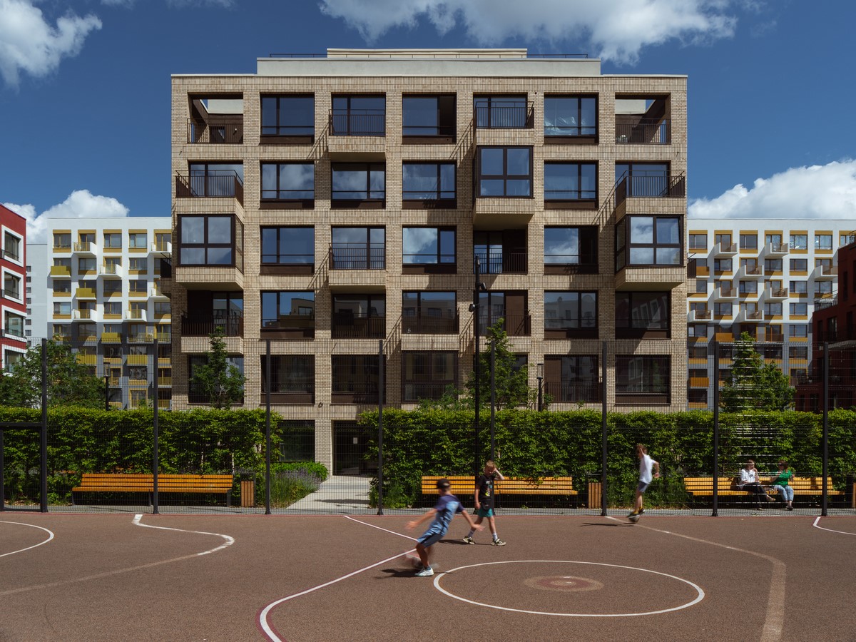 10862-A diverse urban quarter with innovative planning and a pedestrian promenade in Siberia by Brusnika-Sheet4