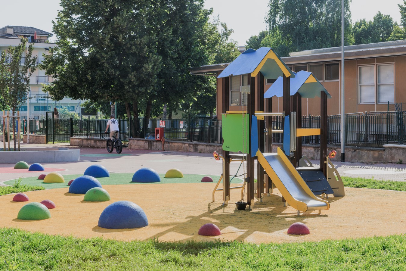 New school square by Studio 3Mark-Sheet4