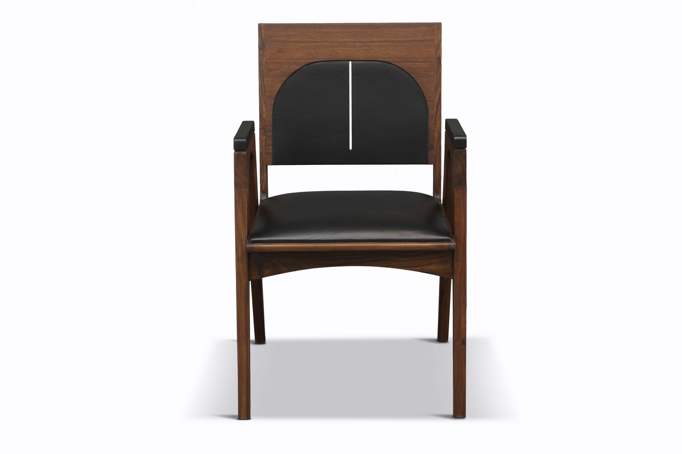 Artistry in Wood and Leather The Artful Integration of Classic and Contem-Sheet1