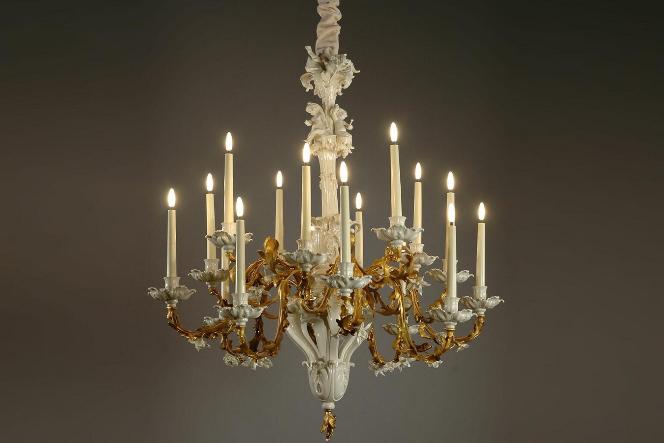Chandeliers A Fusion of Art, Engineering, and Functionality-Sheet5