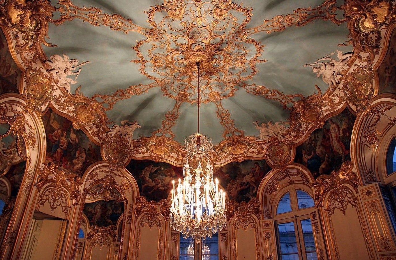 Chandeliers A Fusion of Art, Engineering, and Functionality-Sheet6