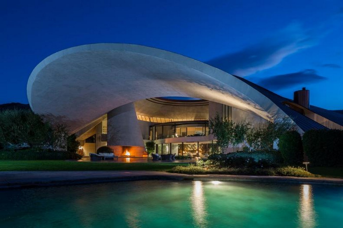 Project in-depth_ Bob Hope House, Palm Springs-Muskaan Amlani-Sheet10