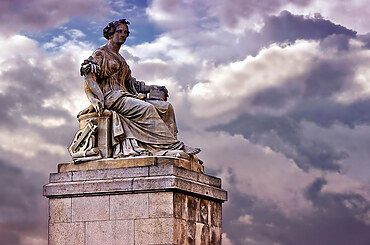 The Impact of Public Sculptures and Statues: Enhancing Communities and Inspiring Creativity