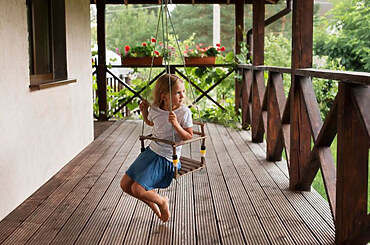 The Ultimate Guide to Choosing the Right Composite Decking for Your Home