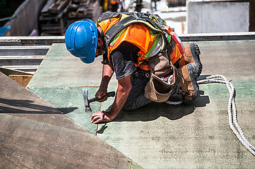 How Commercial Roofing Helps Maintain the Temperature of Your Retail Store
