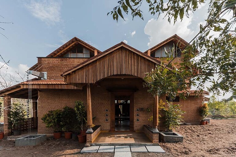 Brick Manor by Bhutha earthen Architecture studio