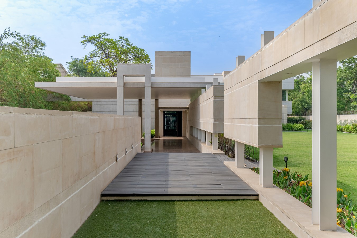 Lakhani Villa by INI Design Studio-Sheet4
