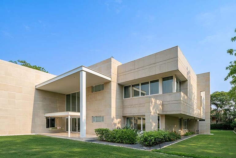 Lakhani Villa by INI Design Studio