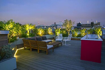 Strand Roof Garden by Mylandscapes LTD