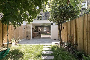 Canal House by WILLIAM TOZER Associates