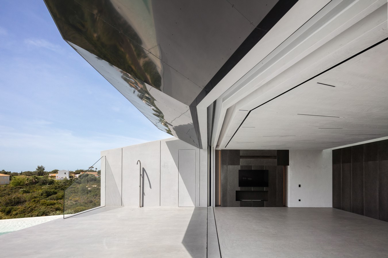 SkyBase One by Bespoke Architects Portugal-Sheet4