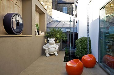 Wandsworth Sculpture Courtyard by Mylandscapes LTD