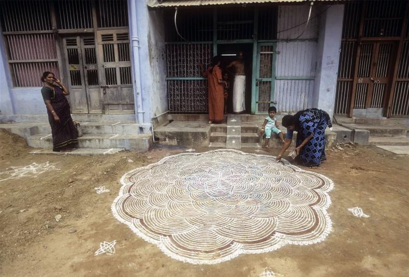 Seeping Urban Spaces Exploring Transitional Spaces in Indian Urbanism-Sheet4