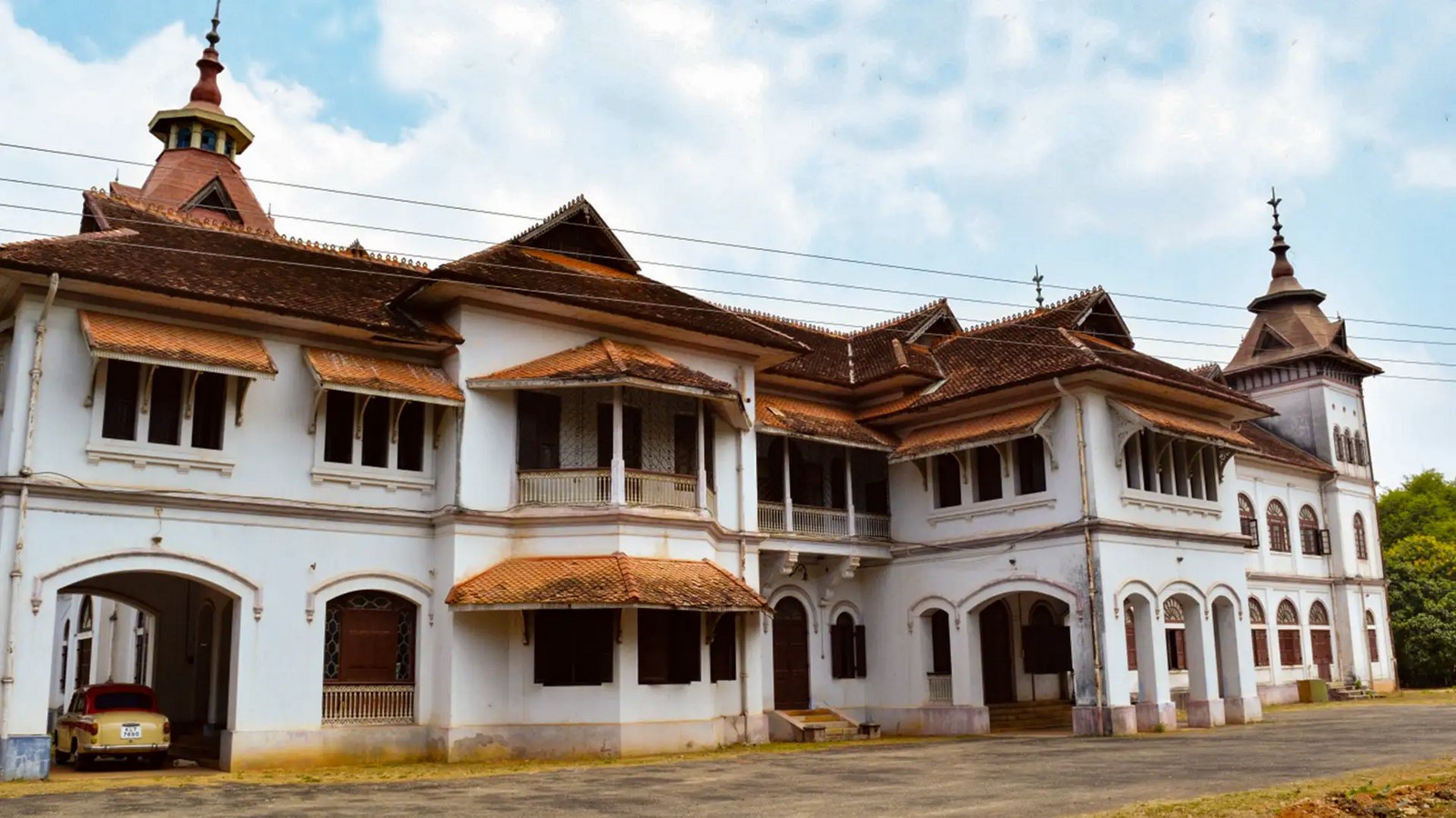 Travel the world Kowdiar Palace-Sheet1