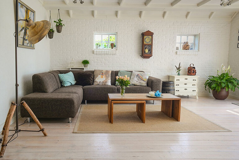 What to Look for When Renting Furniture for Home Staging