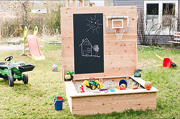 How to Choose the Perfect Sand Pit for Your Backyard