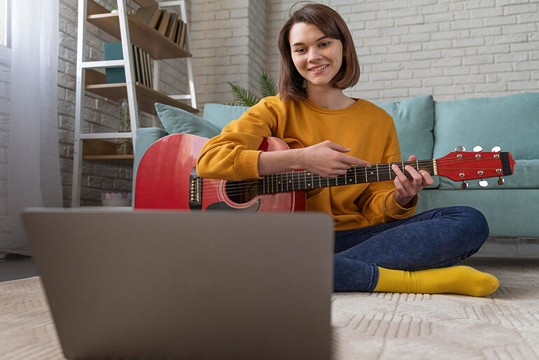 Discover the Joy of Music: Learn Acoustic Guitar Online