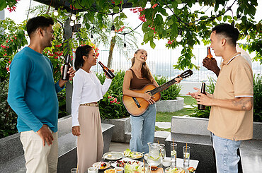 6 Tips to Make Your Next Backyard Party Unforgettable